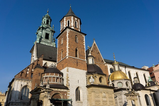 turyści chętnie odwiedzają wawel